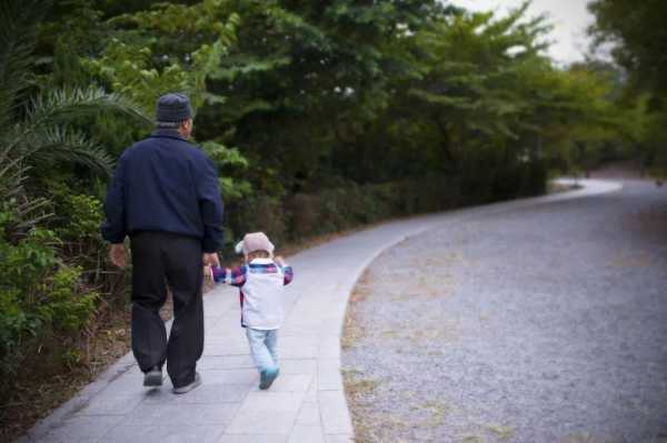 没有退休金的老人如何养老?老了没有养老金怎么活