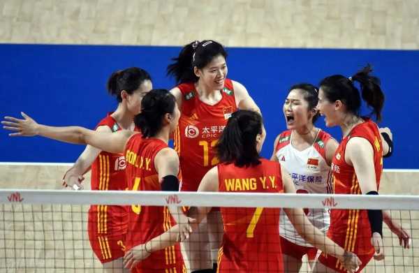 中国女排爆冷击败巴西!3-1淘汰巴西队