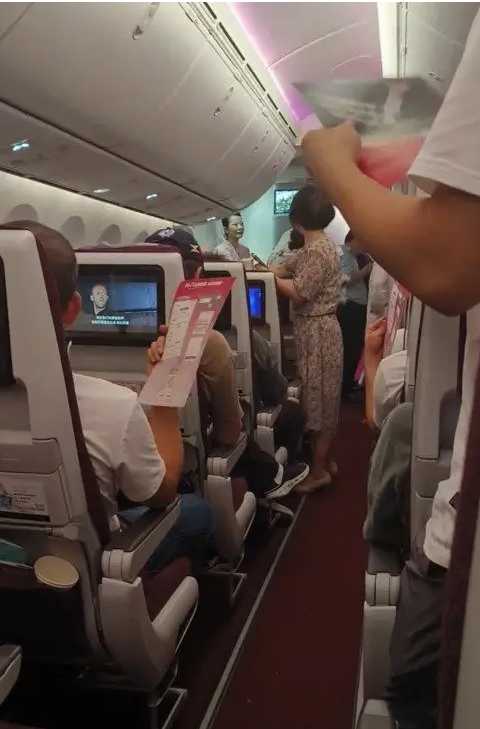 吉祥航空回应不开空调致乘客中暑