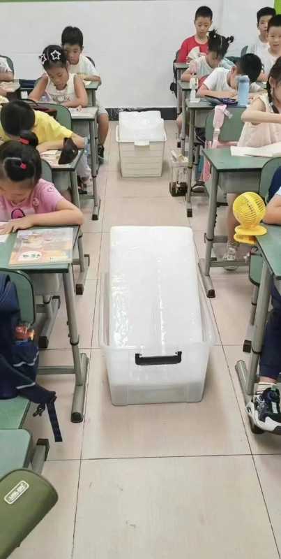 多地中小学热到搬冰块 教育部门回应